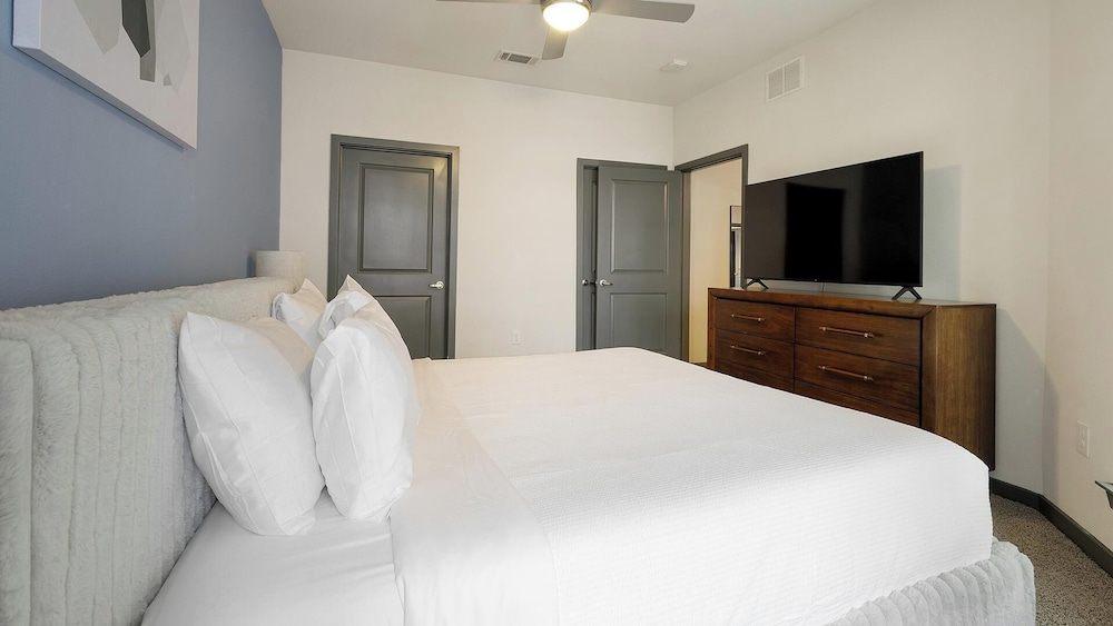Landing Apartments Fort Worth near Cultural District