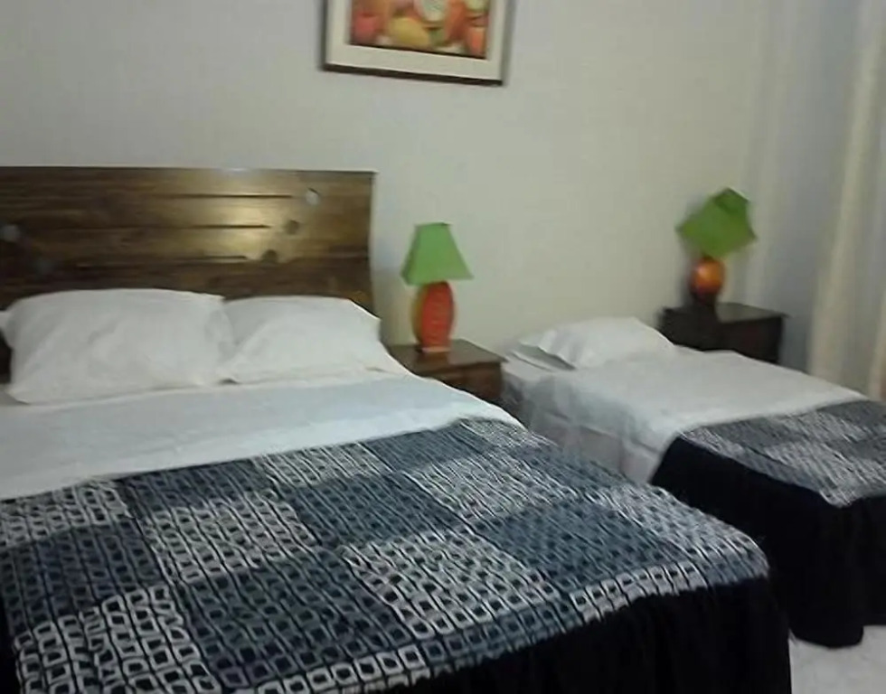 Angelicas House 2BR Near Airport Terrace WiFi
