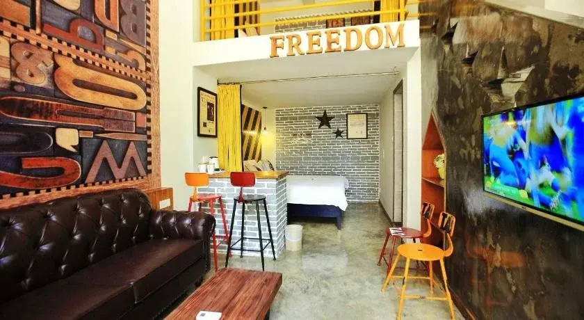 Sanyacoastal Inn Dadonghai