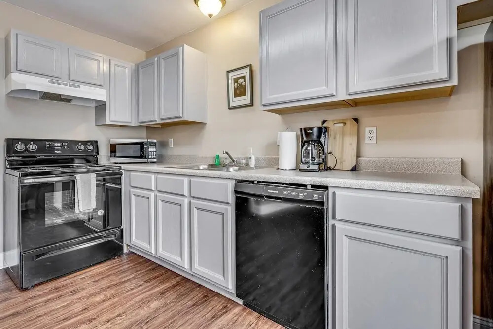 Lasalle 1a/2a · Enormous Gated Apartments Perfect for Groups!