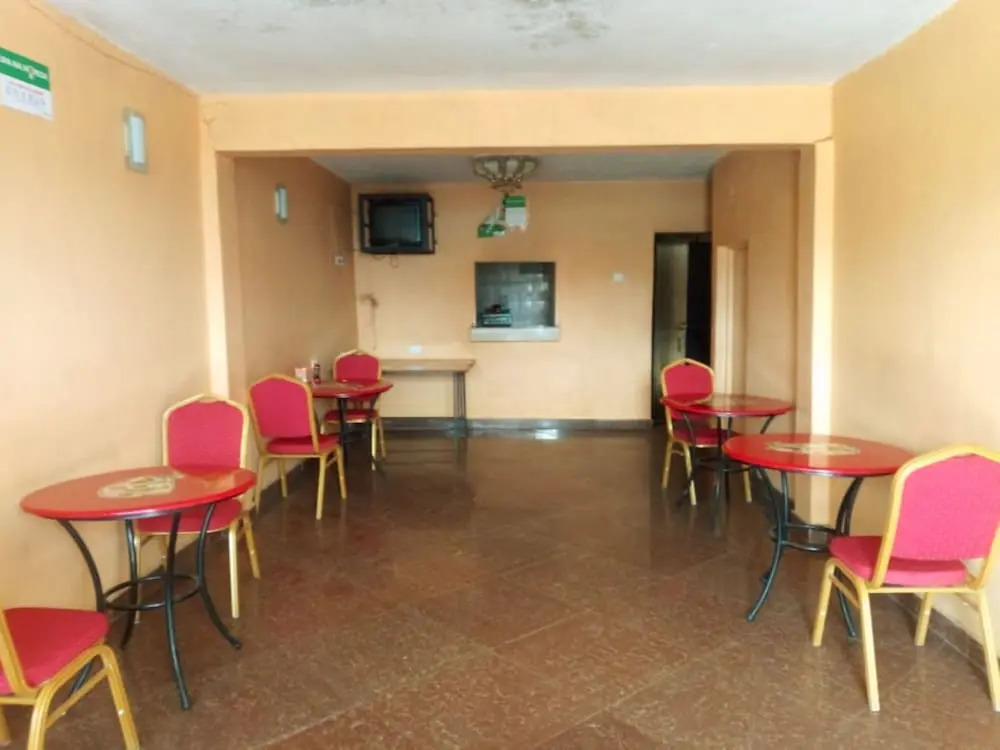 Rene Bistro Hotel