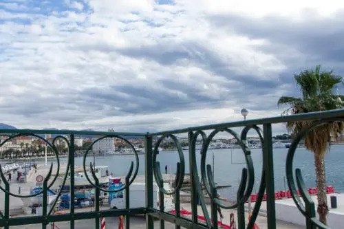 Apartment Sea View Obala Trumbića