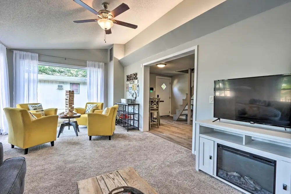 Osage Beach Family Hideaway on No-wake Cove!