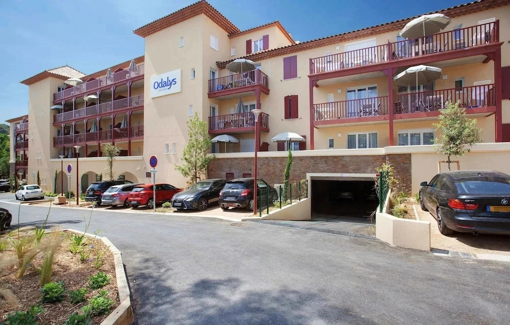 Apartment in Cavalaire-sur-mer Near Beach