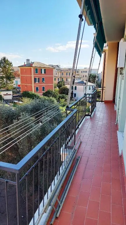 Redipuglia 76 a fianco a ospedale Gaslini