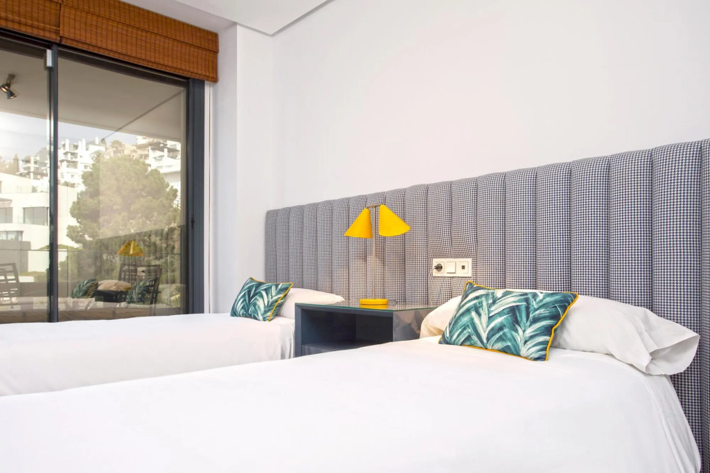 Amazing 2 Bd Apartment with 2 private terraces and communal pool. Alborada Terrace