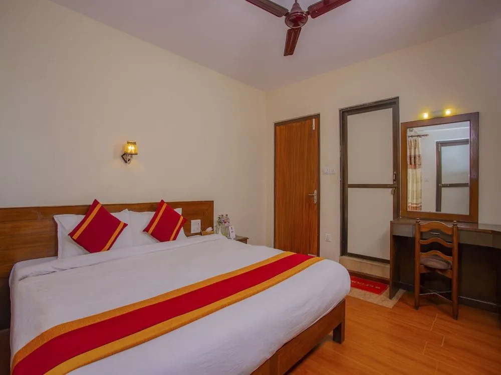 OYO 11454 Hotel Garuda Inn