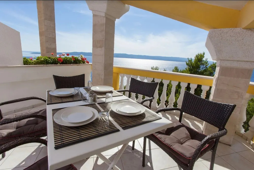 Apartments Beach Side Brela