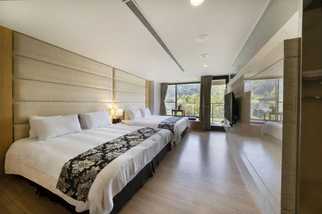 Tai-Yi Red Maple Resort