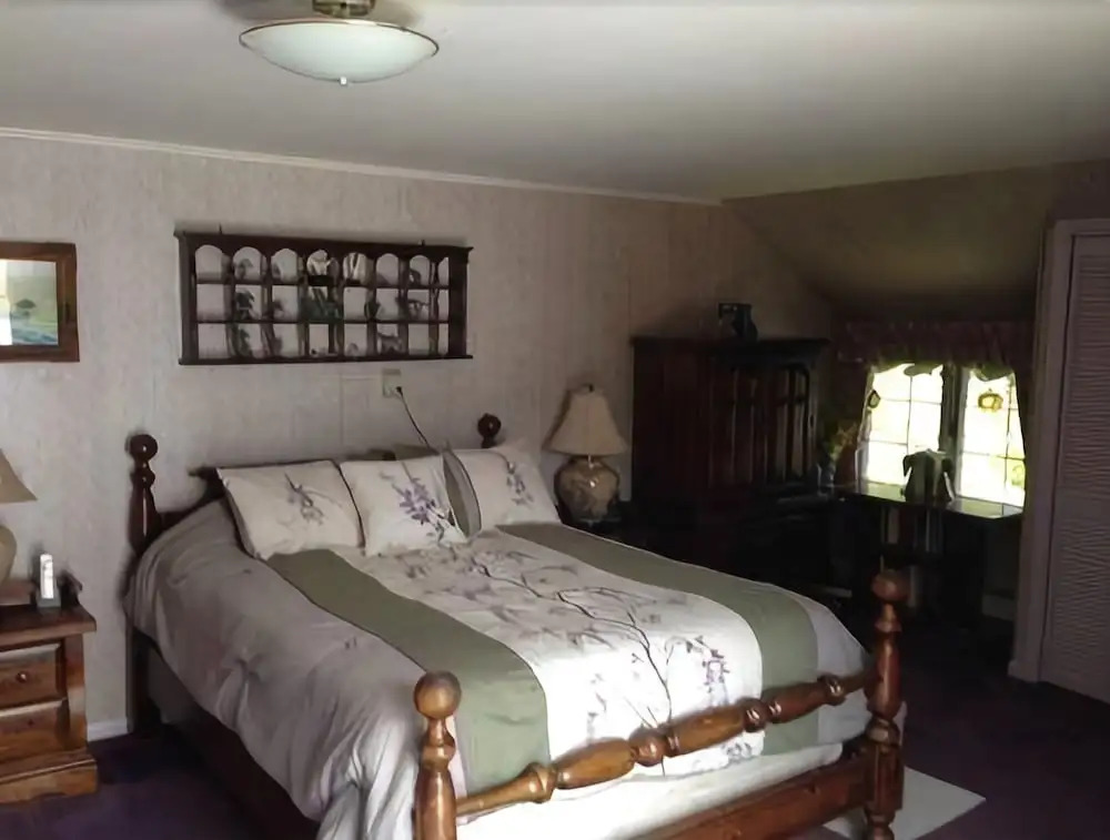 Shangri-La - Four Bedroom Home