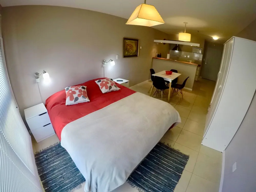 Comfortable Apartment w Great Location