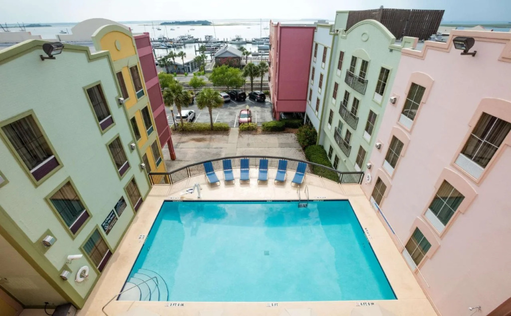 Hampton Inn & Suites Amelia Island-Historic Harbor Front