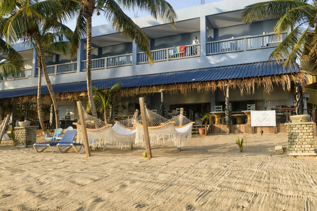 Parrot Cove Lodge
