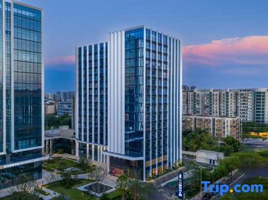 UrCove by Hyatt Nanjing South Railway Station BaiJia Lake