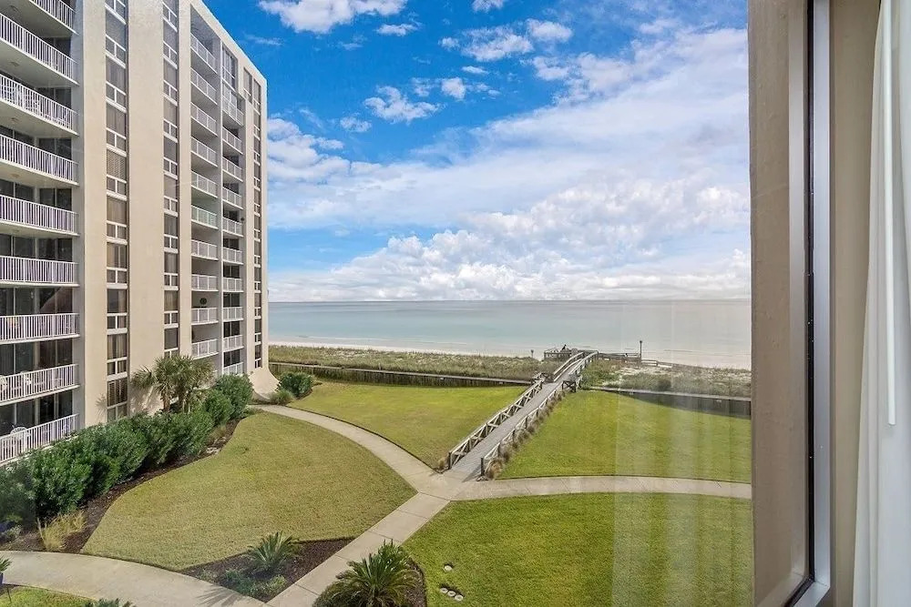 Shoreline 2042 Condo by RedAwning