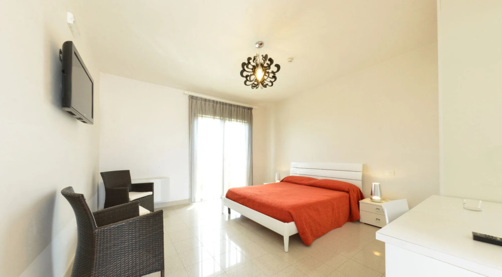 Donnosanto Residence Torre Santa Sabina