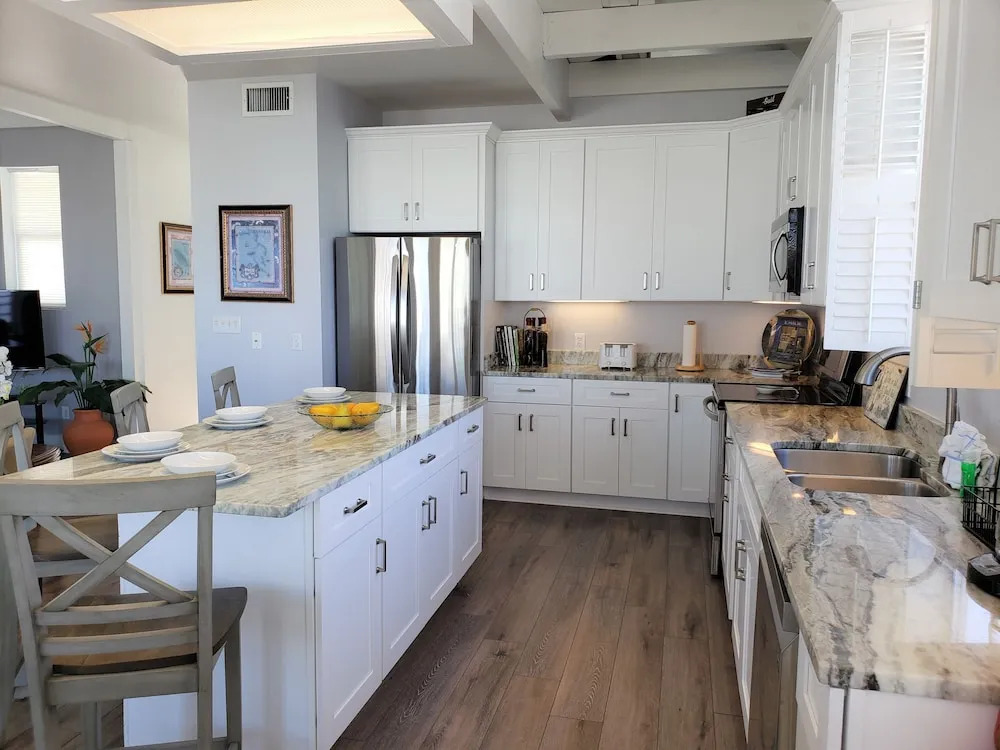 Teal & Tonic 3 Bedrooms 3 Bathrooms Home