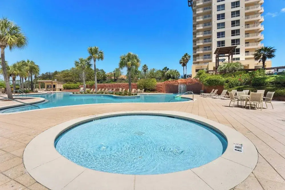 Miramar Beach Studio w/ Pool, Tennis & Walk to Beach Luau Eastern Sky