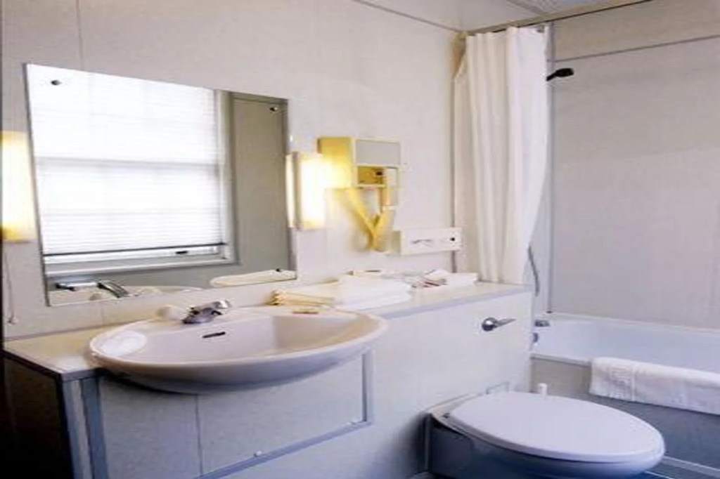 Lysses House Hotel