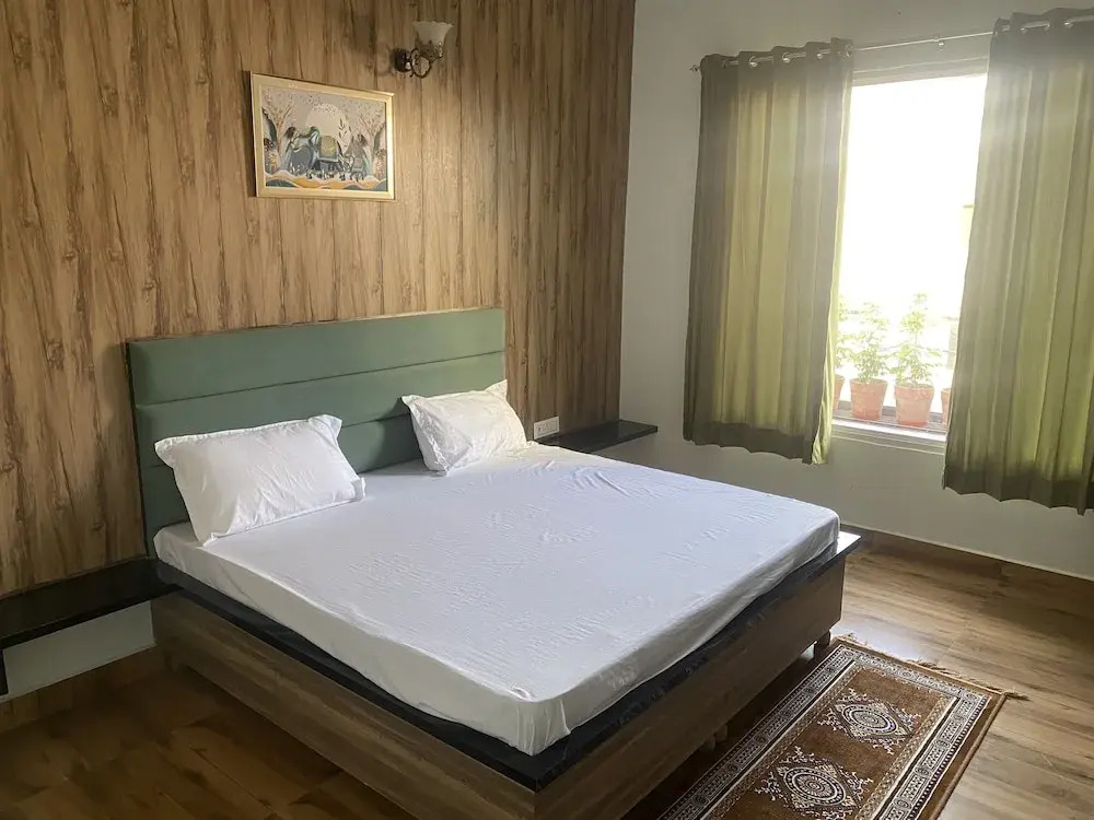 Hotel Nirmal - Budget Friendly Rooms near Fortis Hospital and Marriage Palaces