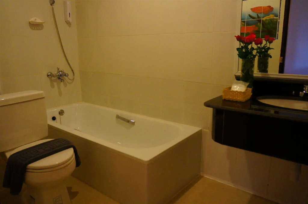 J TWO S Pratunam Hotel