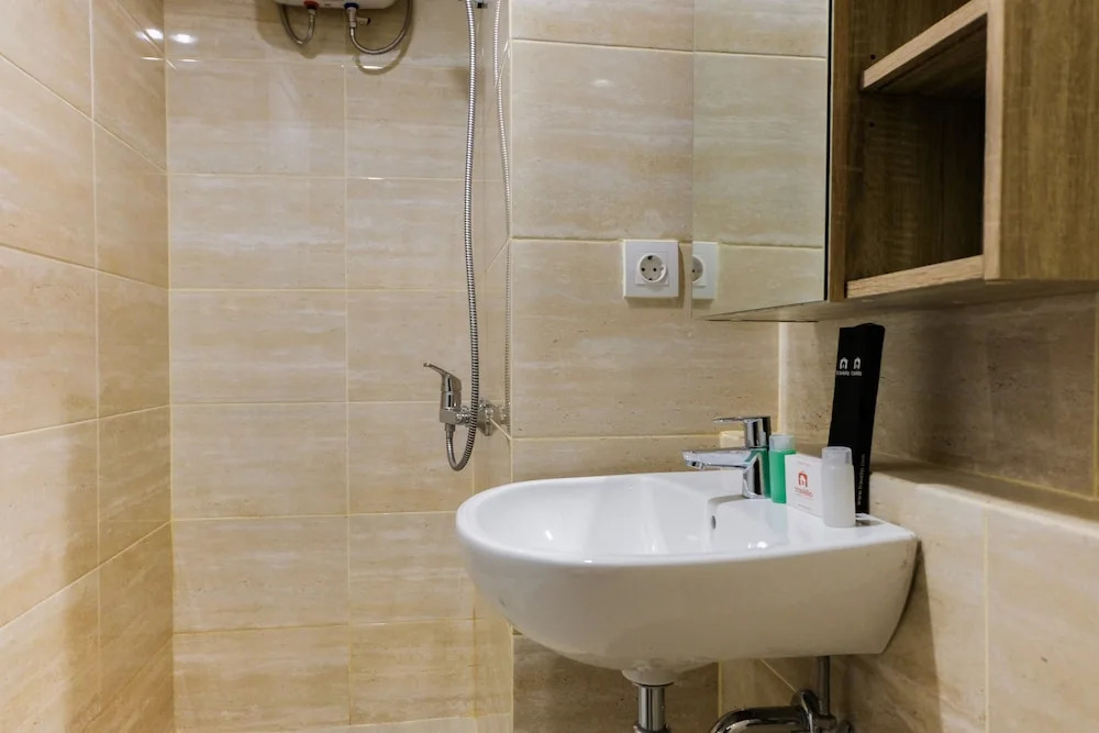 New Studio Apartment at Springwood Residence