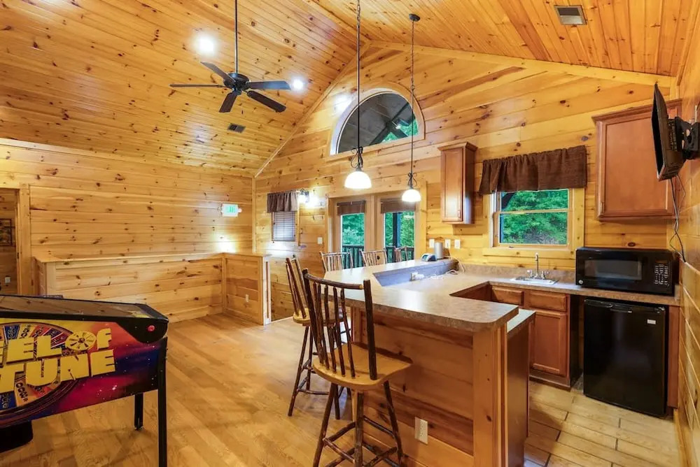 Private 8BR Gatlinburg Cabin w Amazing Views