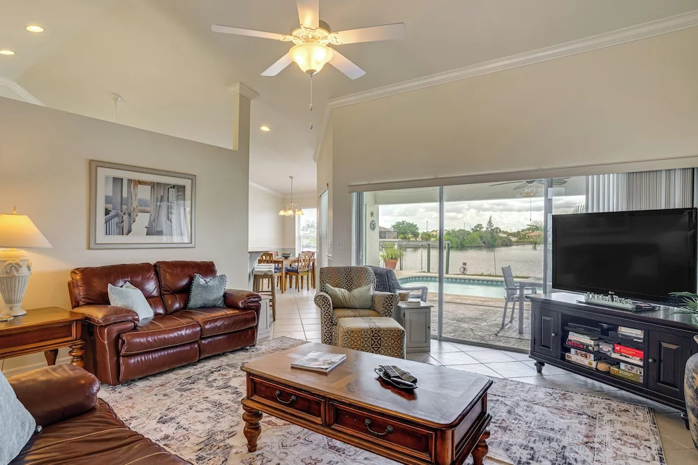 Spectacular Views! Largest Canal in NW Cape Coral