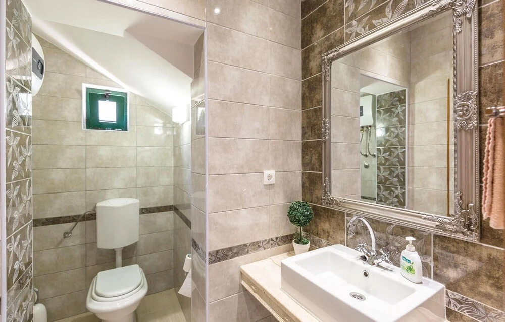 Awesome Home In Gornje Tucepi