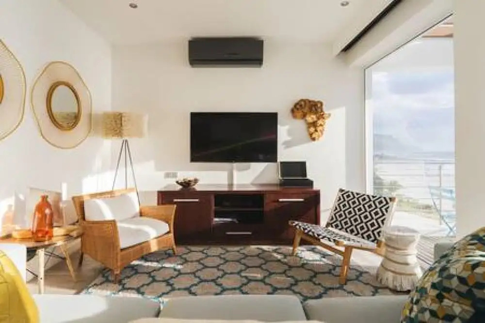 Beautiful Holiday Apartment Overlooking the Beach Modoco