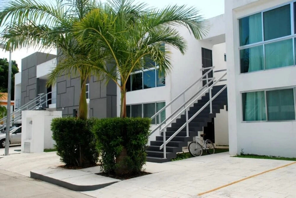 Apt In Playacar Very Close To The Beach And 5th Av