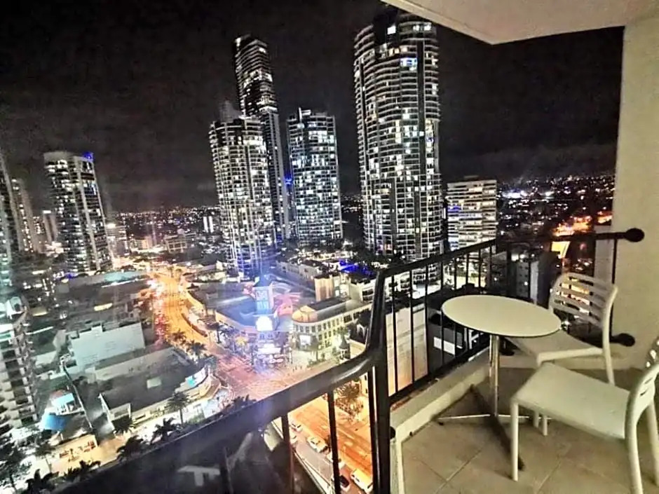 Fab studio in heart of Surfers Paradise! FREE WIFI and FREE PARKING!