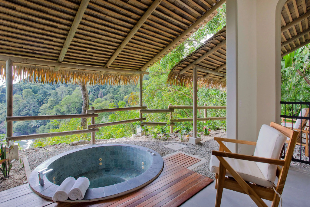 Arenas Del Mar Beachfront & Rainforest Resort Member of the Cayuga Collection