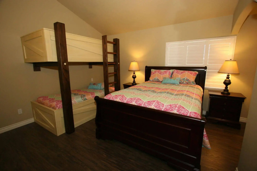 Estate Vacation Homes