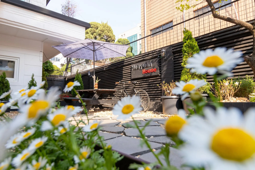 Huayuan House Hongdae - Hostel