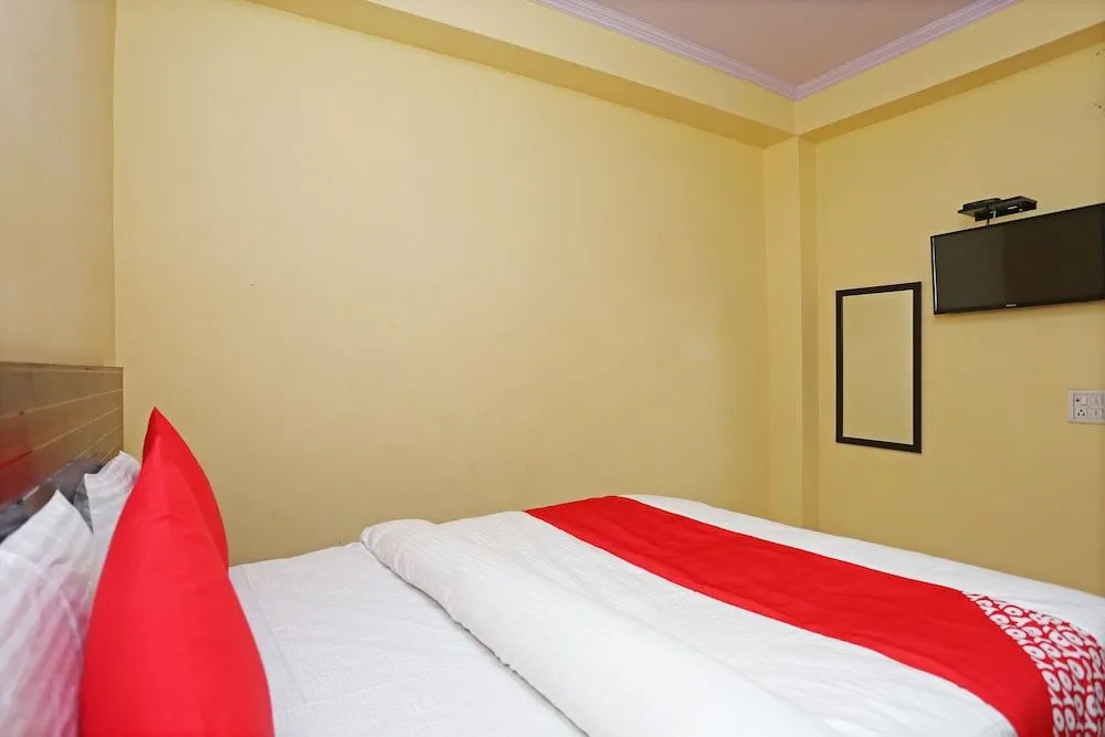 OYO 37262 Akash Guest House