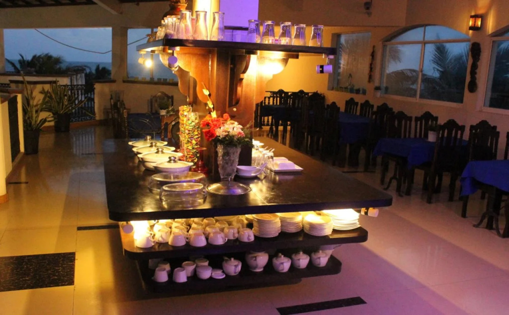 The Ocean Pearl Hotel Negombo