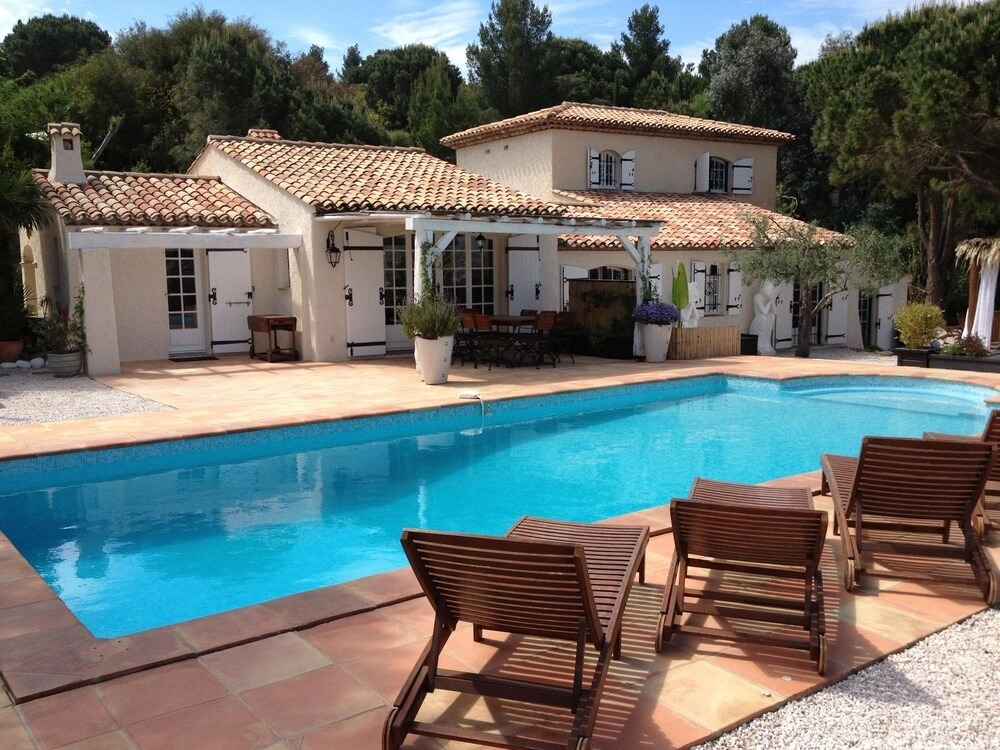 Villa with Spa, Pool and View of St Tropezs Gulf