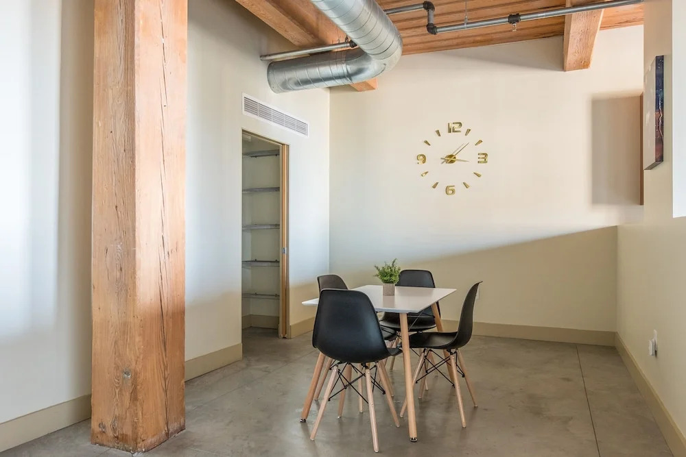FRONTDESK 1209 Washington Ave Apts Downtown St Louis