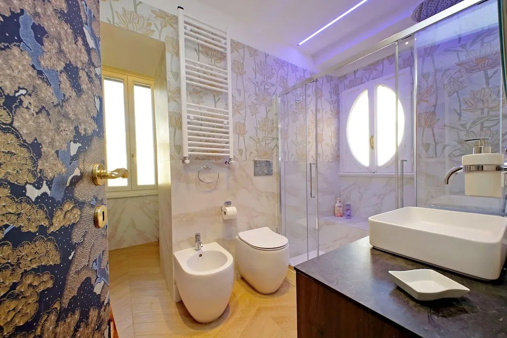 Rare Large and Elegant Rome Apartment in Prati Neighborhood Perfect for Families or Friends