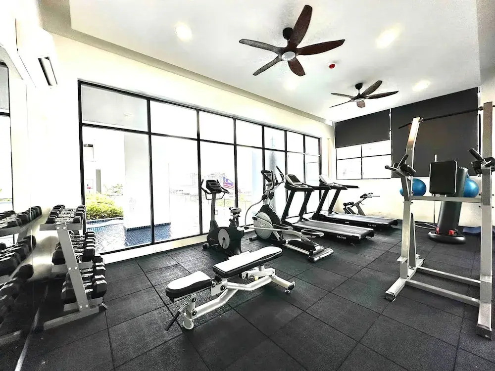 M Suite Menjalara Free Gym Pool