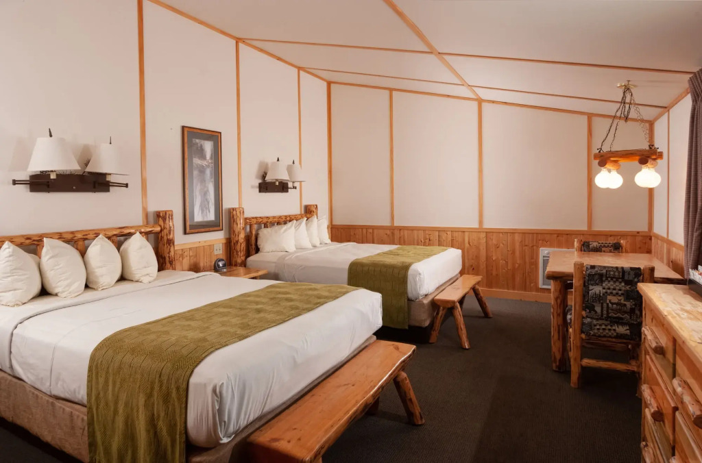 Canyon Lodge & Cabins - Inside the Park