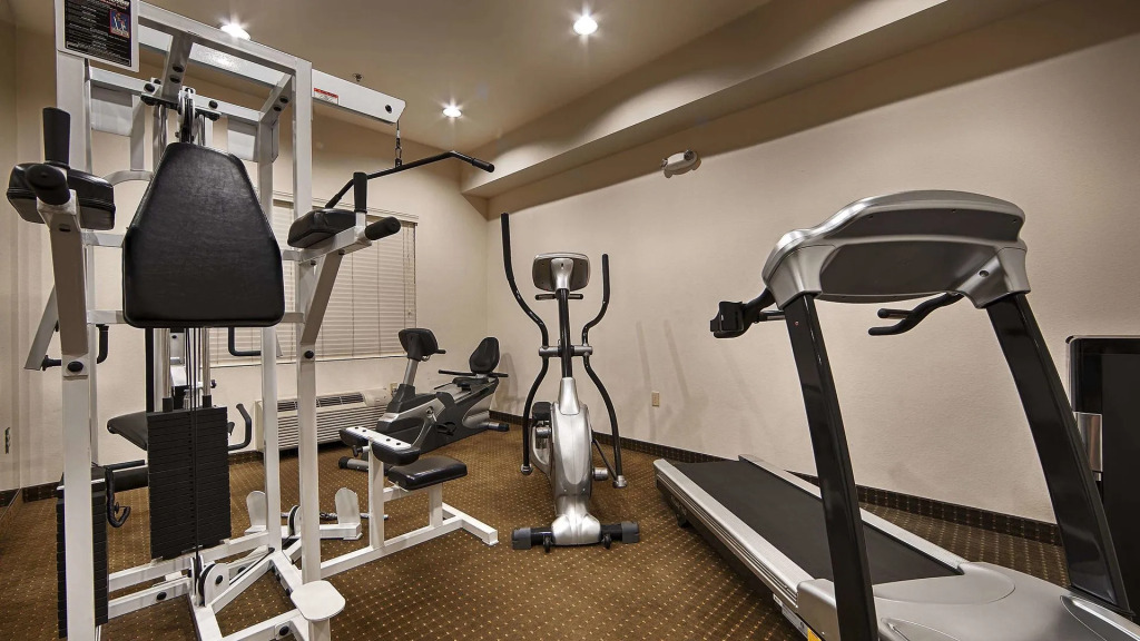 Best Western Plus Lake Elsinore Inn & Suites