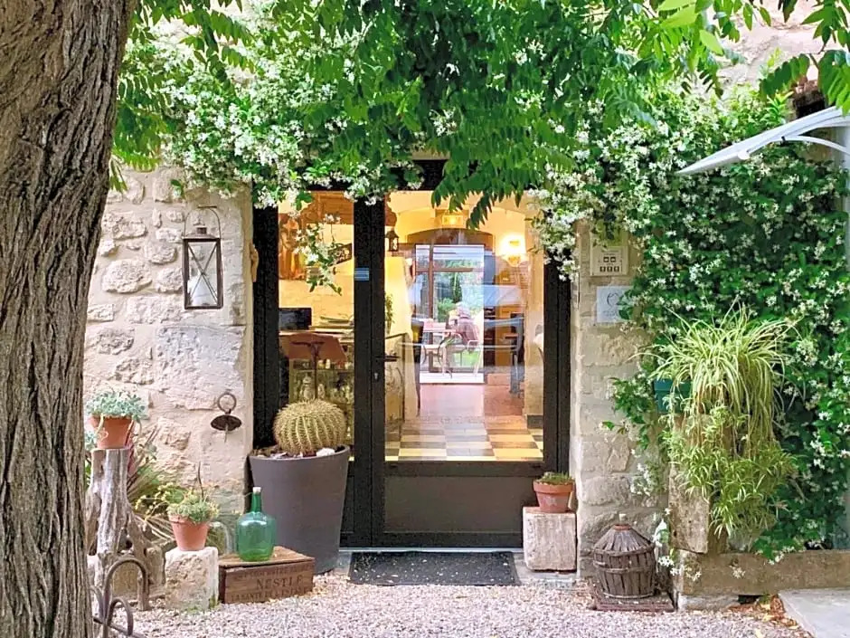 Logis Hotel Restaurant Hostellerie de la Tour