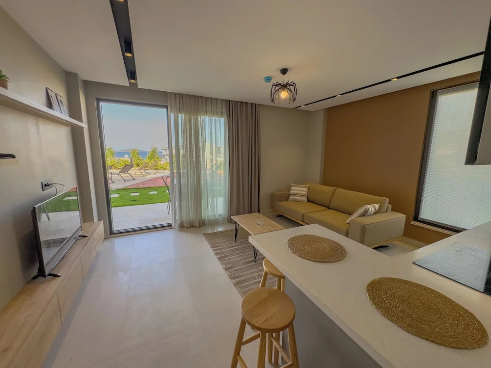 Lodhous Cunda Pool Residence