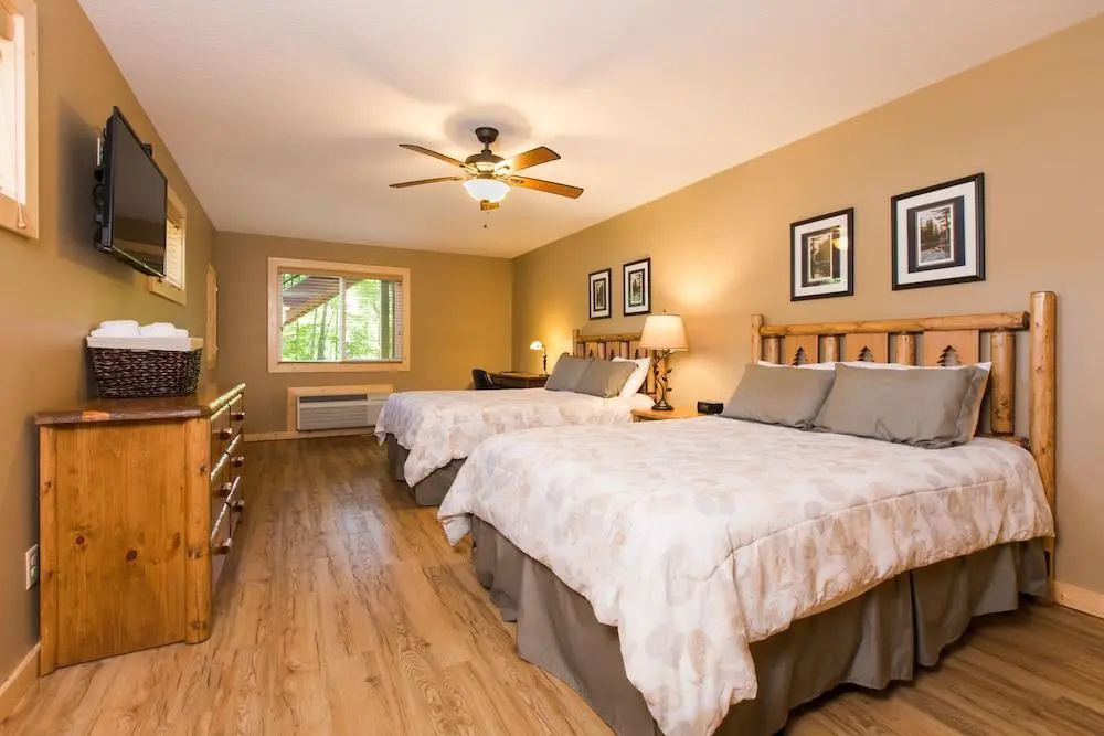 Appeldoorn's Sunset Bay Resort