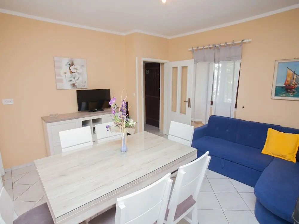 Homely Holiday Home in Seline Near Sea