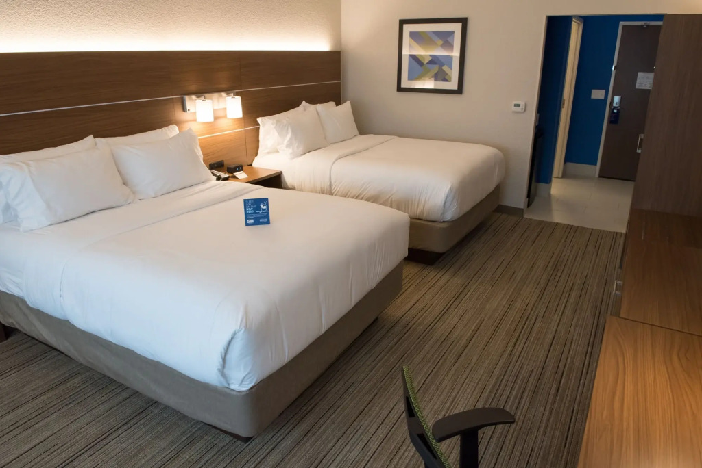 Holiday Inn Express & Suites Merrillville by IHG
