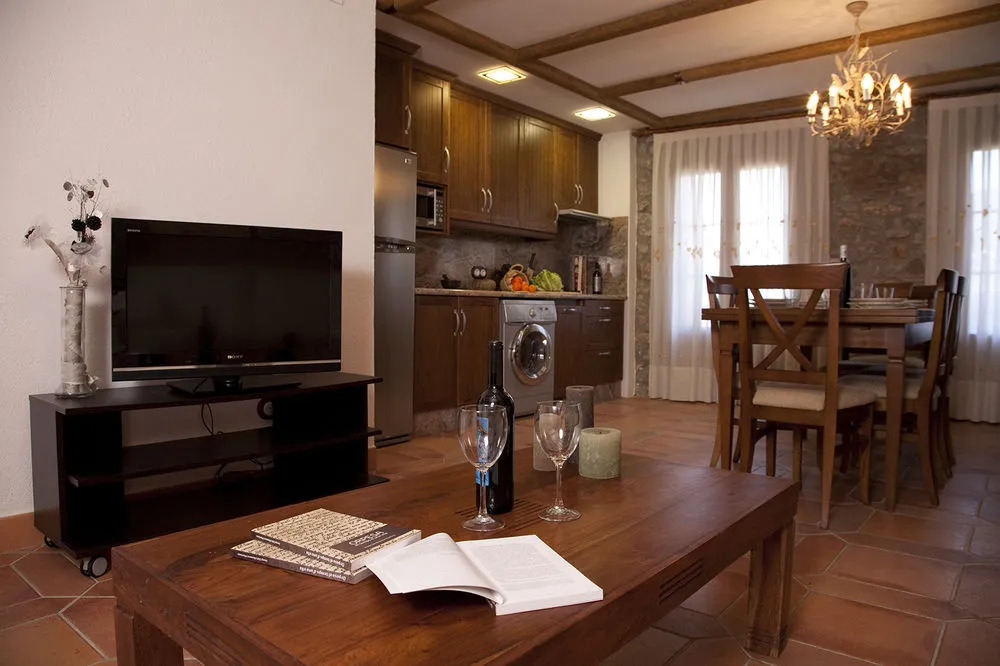 Rustic Med Castell