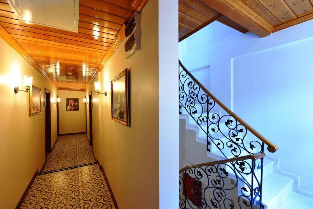 Elyka Hotel